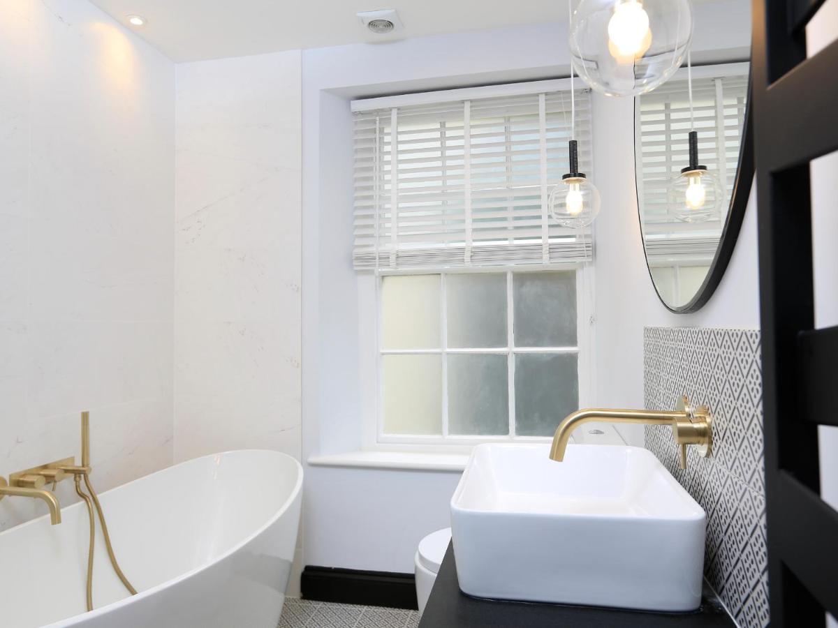 16 Courtenay Street * Salcombe