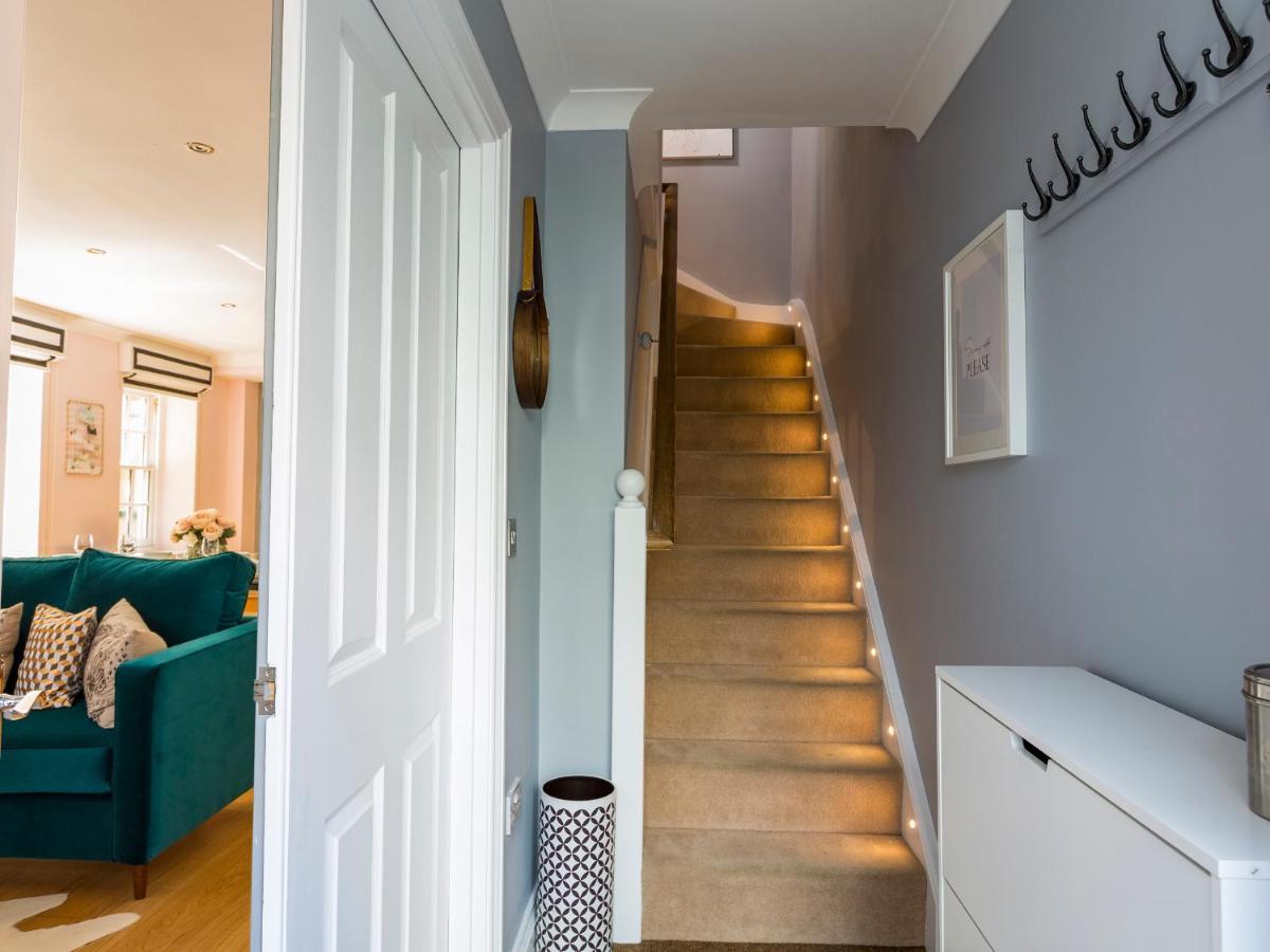 16 Courtenay Street *